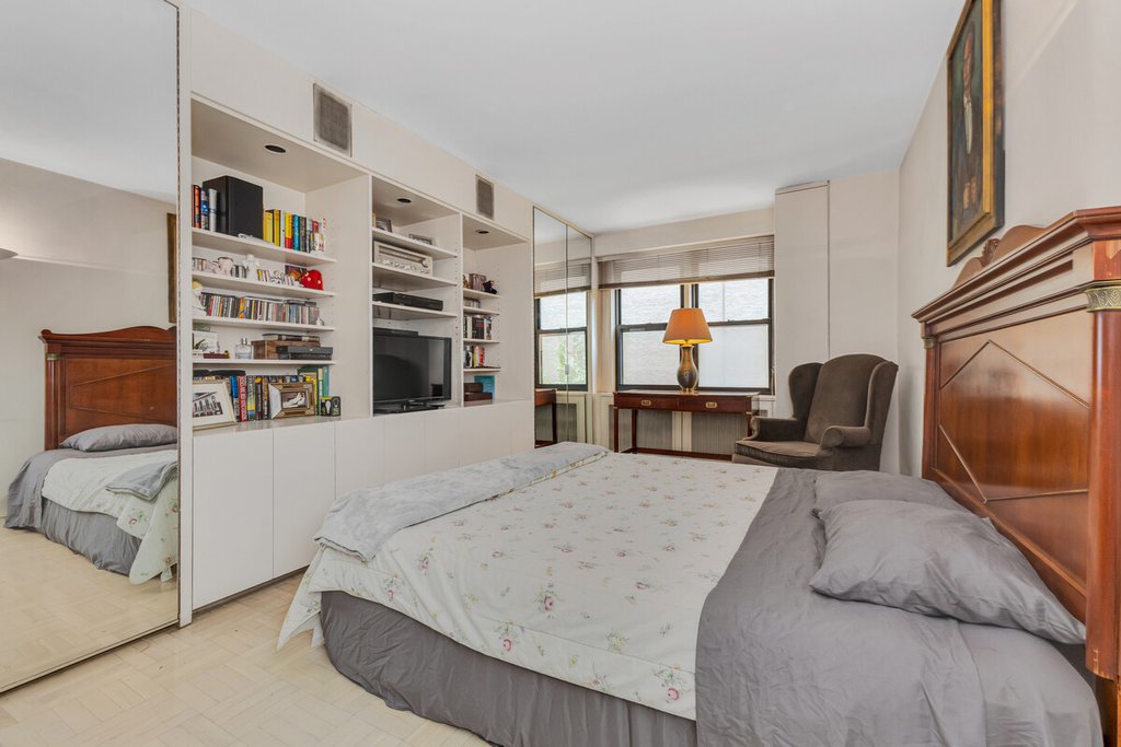 220 East 54th Street, Unit 5E photo 7