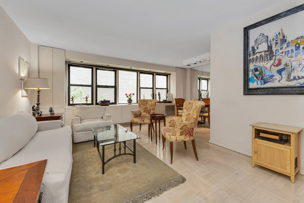 220 East 54th Street, Unit 5E