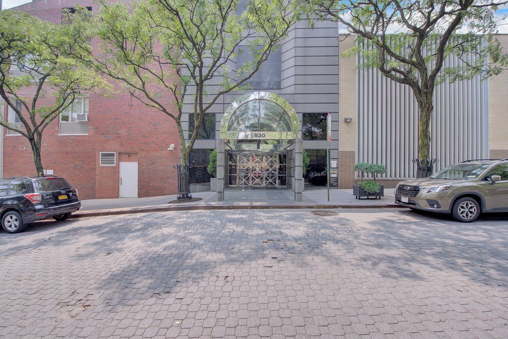 530 East 76th Street, Unit 34/35 photo 2