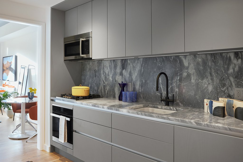 547 West 47th Street, Unit 708 photo 5