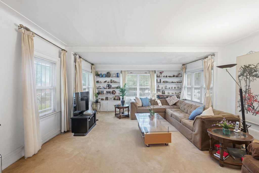 2019 Avenue R – For Sale photo 2