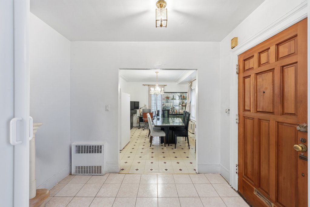 2019 Avenue R – For Sale photo 4