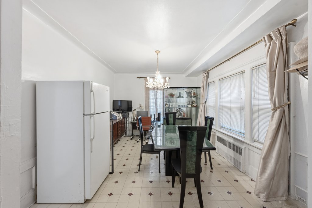 2019 Avenue R – For Sale photo 5