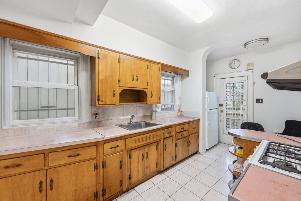2019 Avenue R – For Sale photo 7