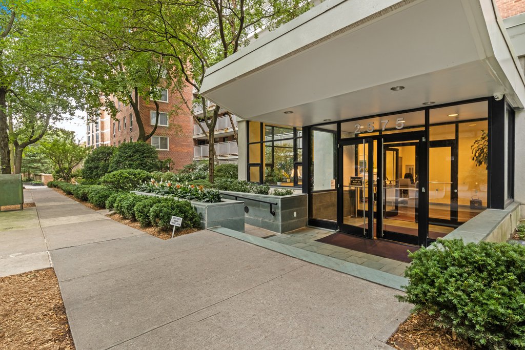 2575 Palisade Avenue, Unit 12AB