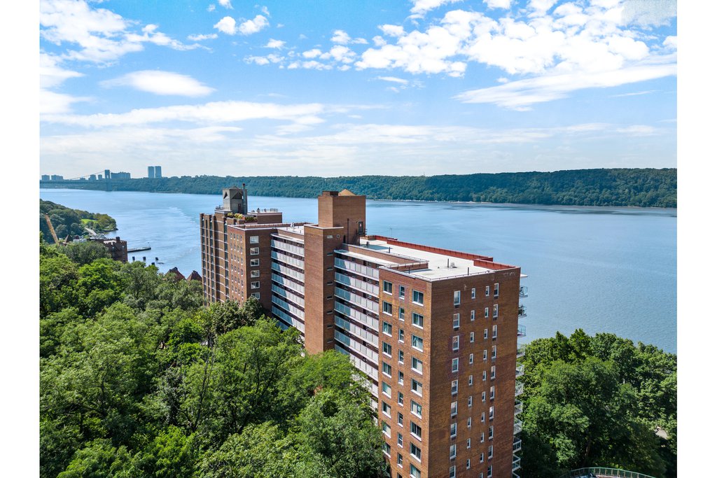 2575 Palisade Avenue, Unit 12AB photo 31