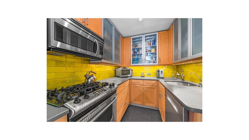 2575 Palisade Avenue, Unit 12AB photo 21