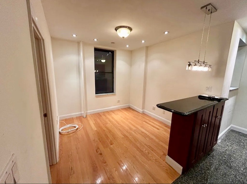 400 East 91st Street, Unit 1B photo 2