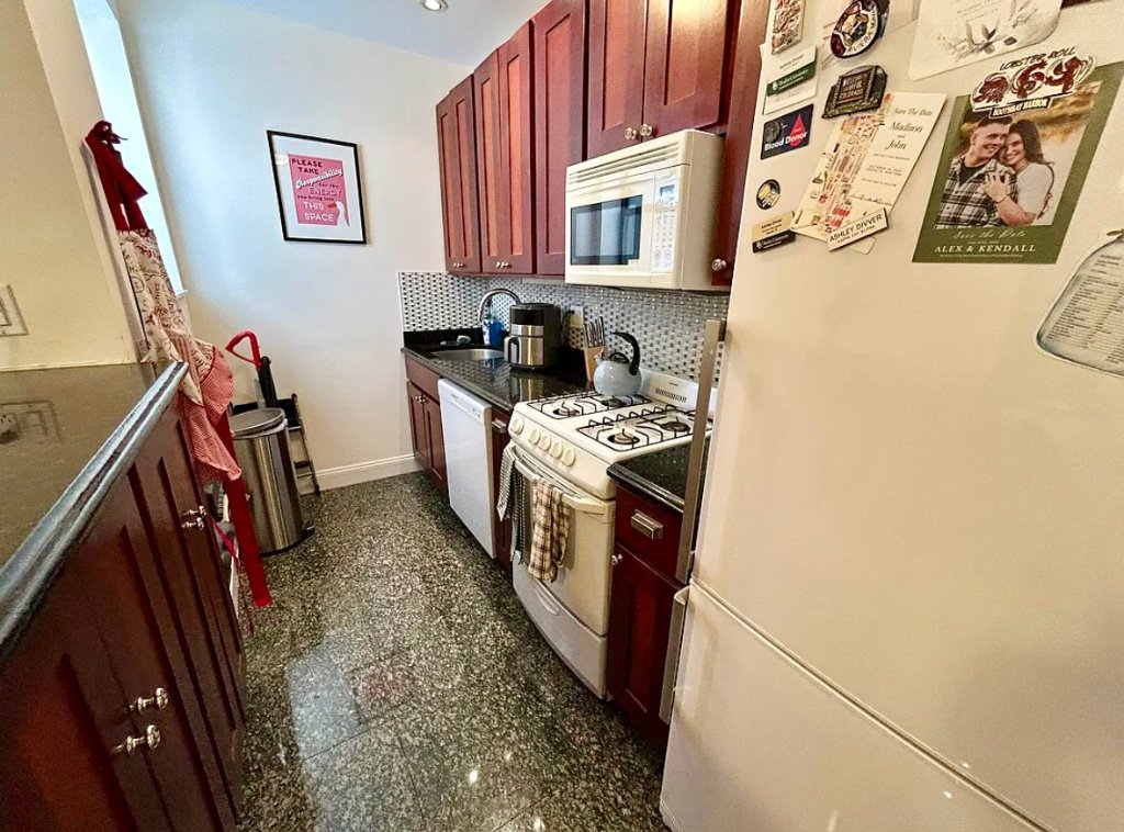 400 East 91st Street, Unit 1B photo 5