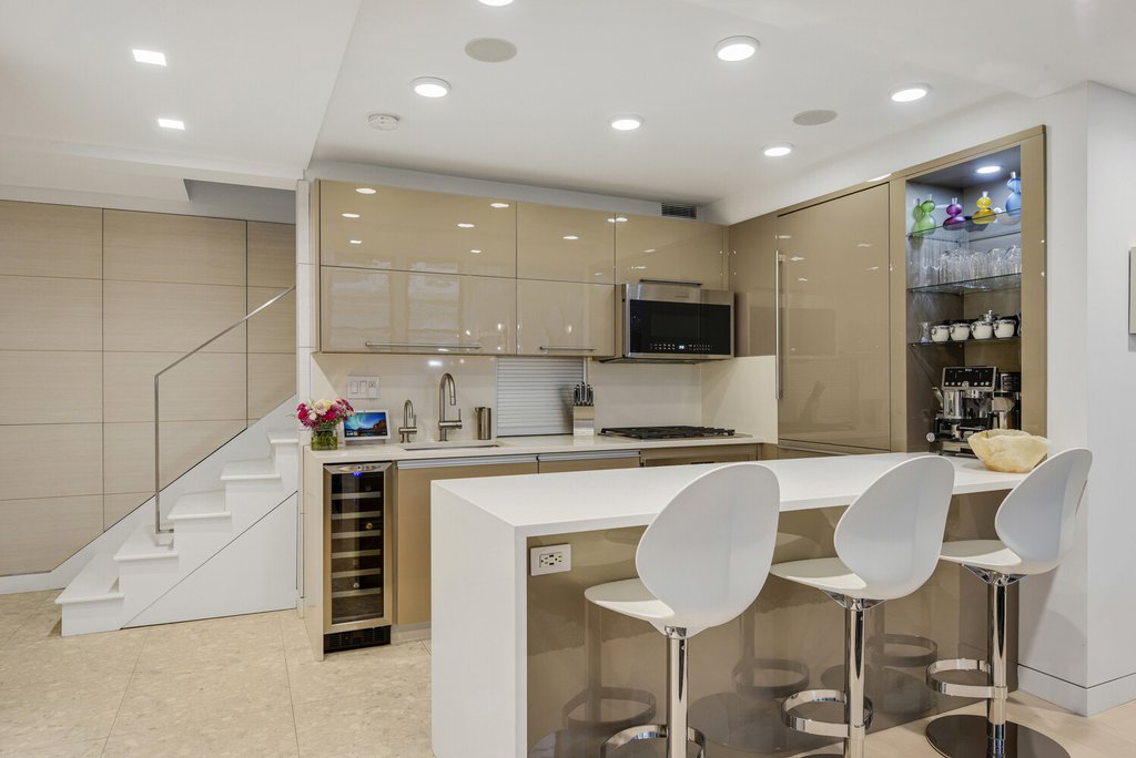 3 Hanover Square, Unit 2H photo 4