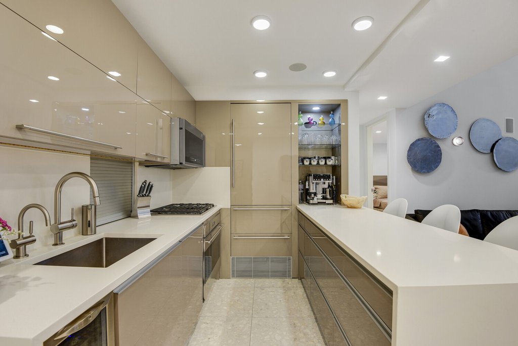 3 Hanover Square, Unit 2H photo 5