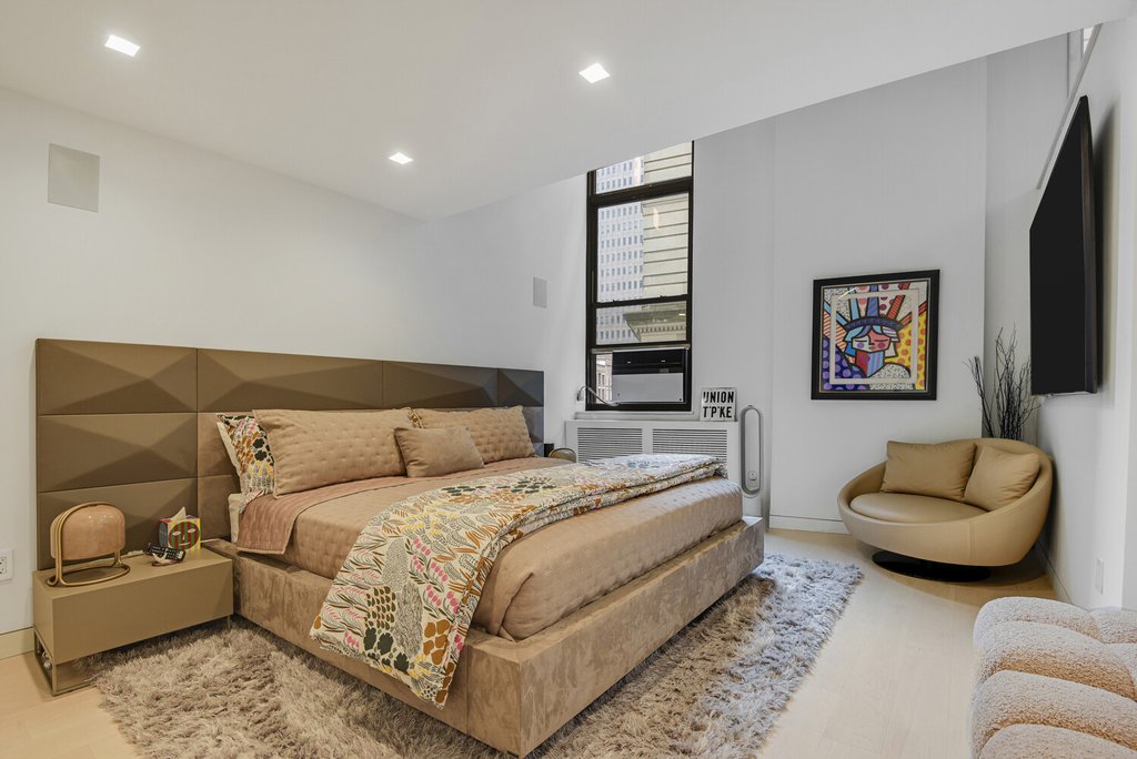 3 Hanover Square, Unit 2H photo 6