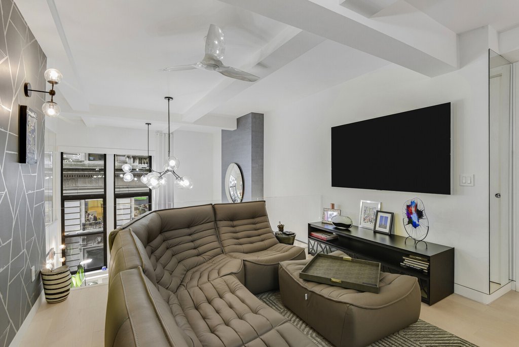 3 Hanover Square, Unit 2H photo 10