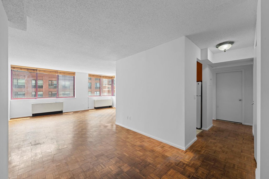 4-74 48th Avenue, Unit 9N photo 2