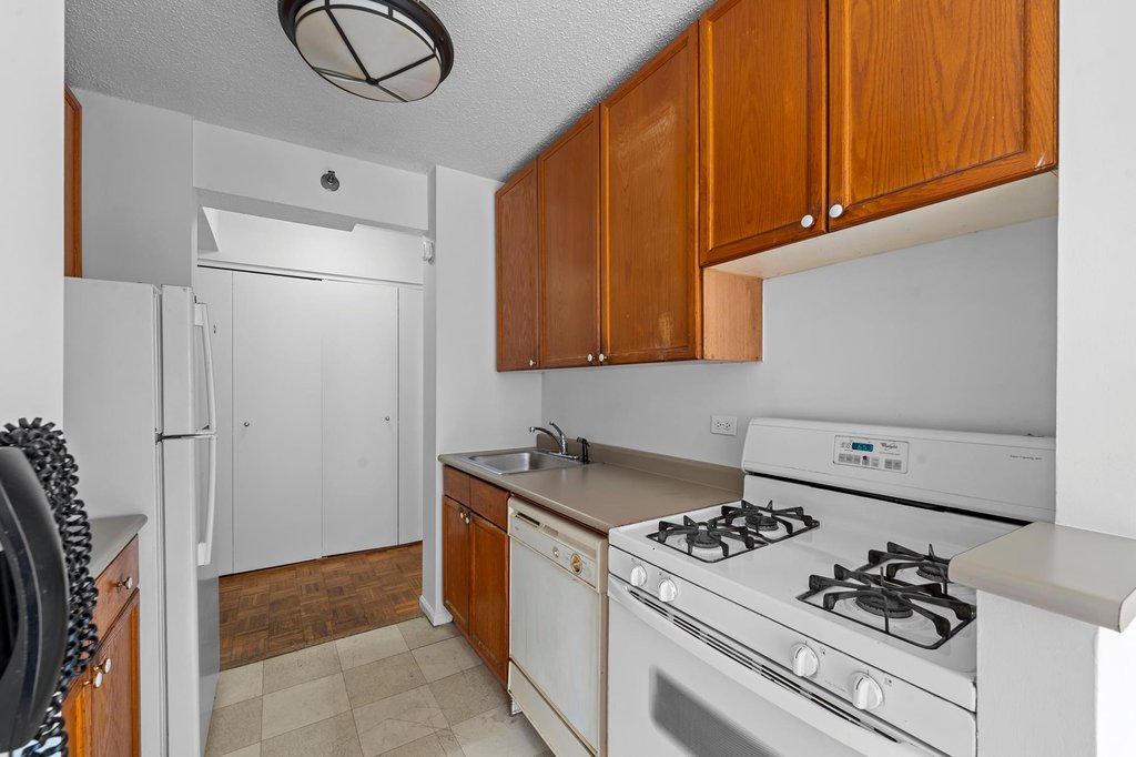 4-74 48th Avenue, Unit 9N photo 9
