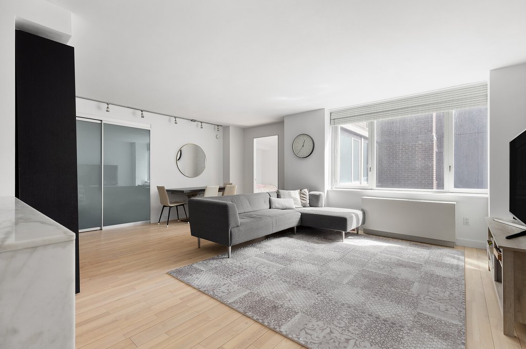 322 West 57th Street, Unit 37Q photo 2
