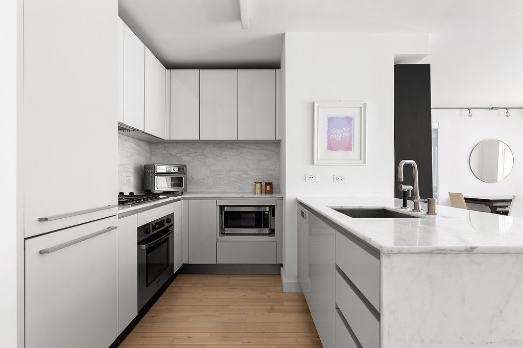 322 West 57th Street, Unit 37Q photo 3