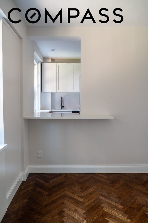 160 Cabrini Boulevard, Unit 10 photo 7