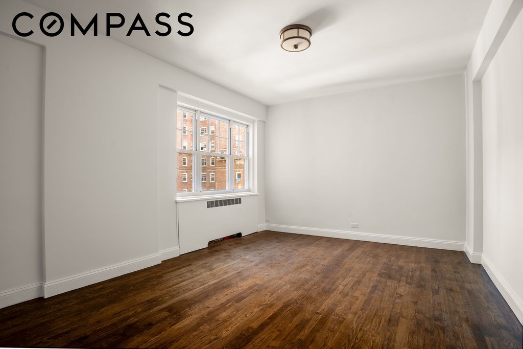 160 Cabrini Boulevard, Unit 10 photo 9