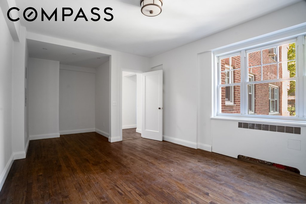 160 Cabrini Boulevard, Unit 10 photo 11