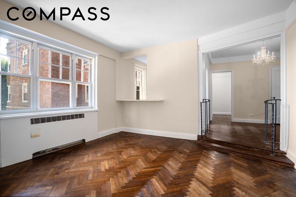 160 Cabrini Boulevard, Unit 10 photo 15