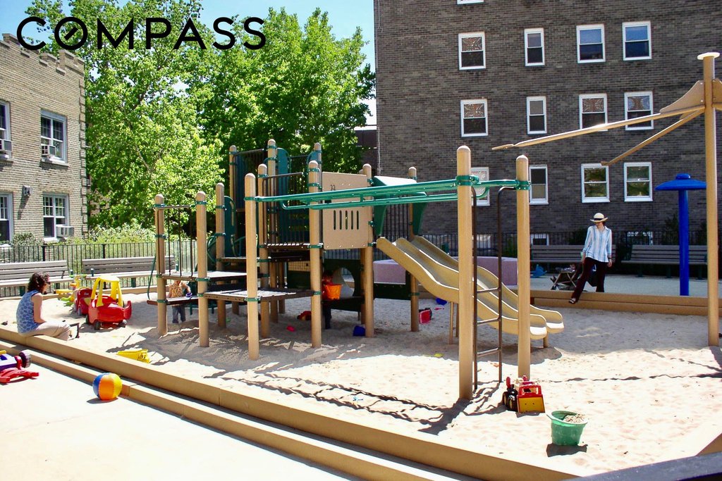 160 Cabrini Boulevard, Unit 10 photo 26