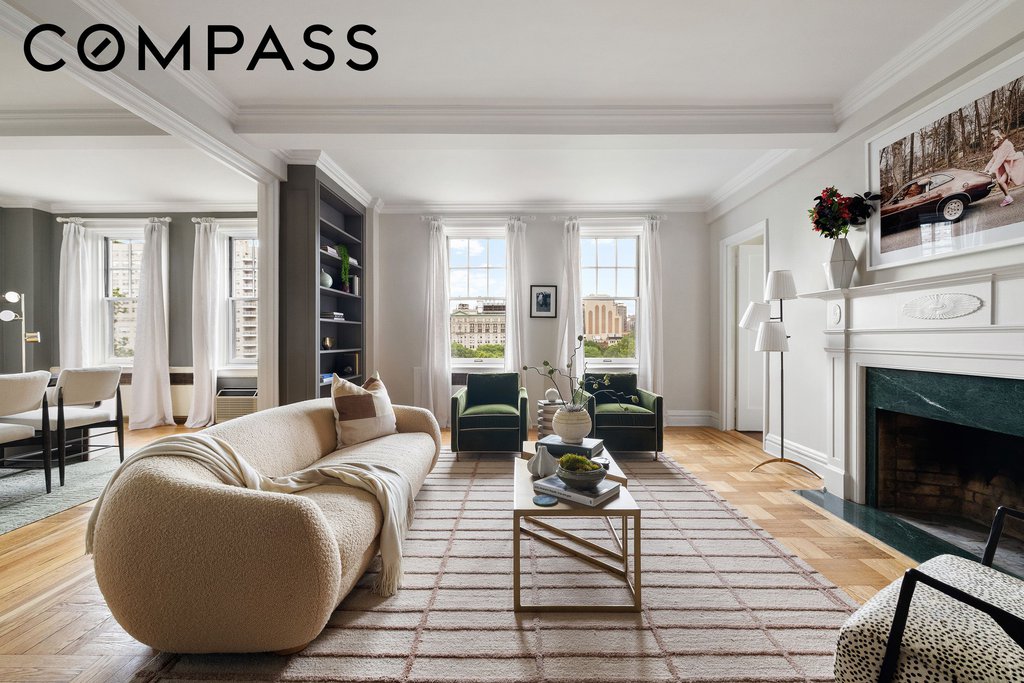 32 Washington Square West, Unit 11E