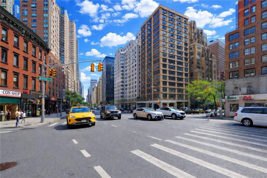 301 East 45th Street, Unit 9A photo 2