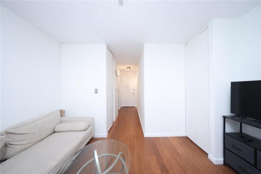 301 East 45th Street, Unit 9A photo 18