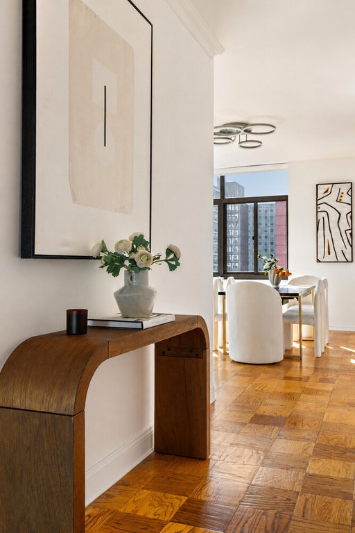 303 East 43rd Street, Unit 25B photo 4