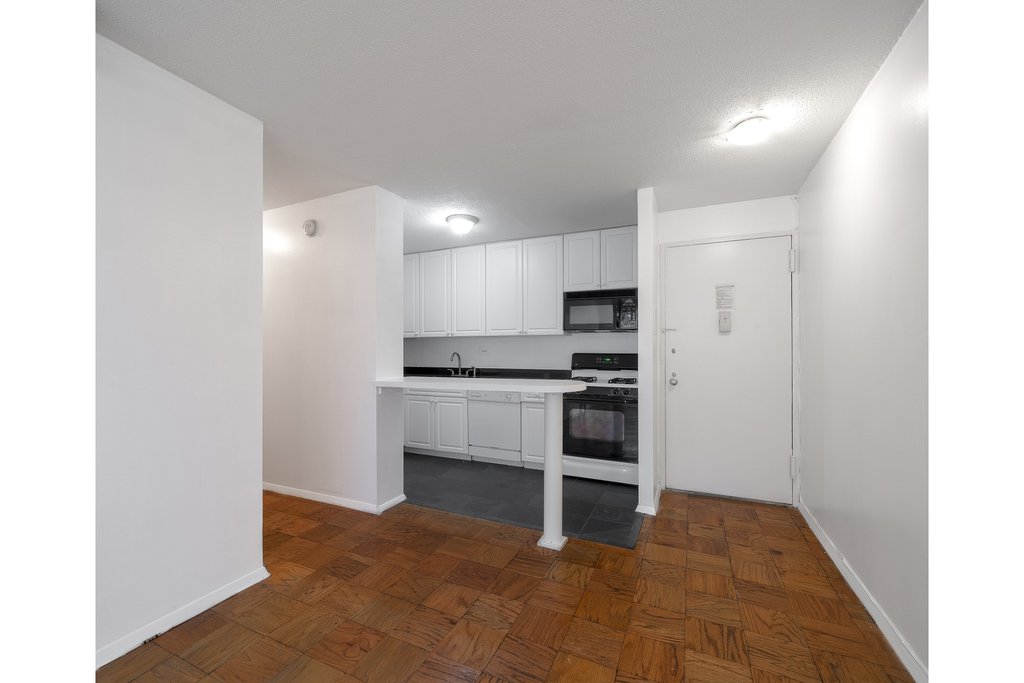 333 East 45th Street, Unit 8B