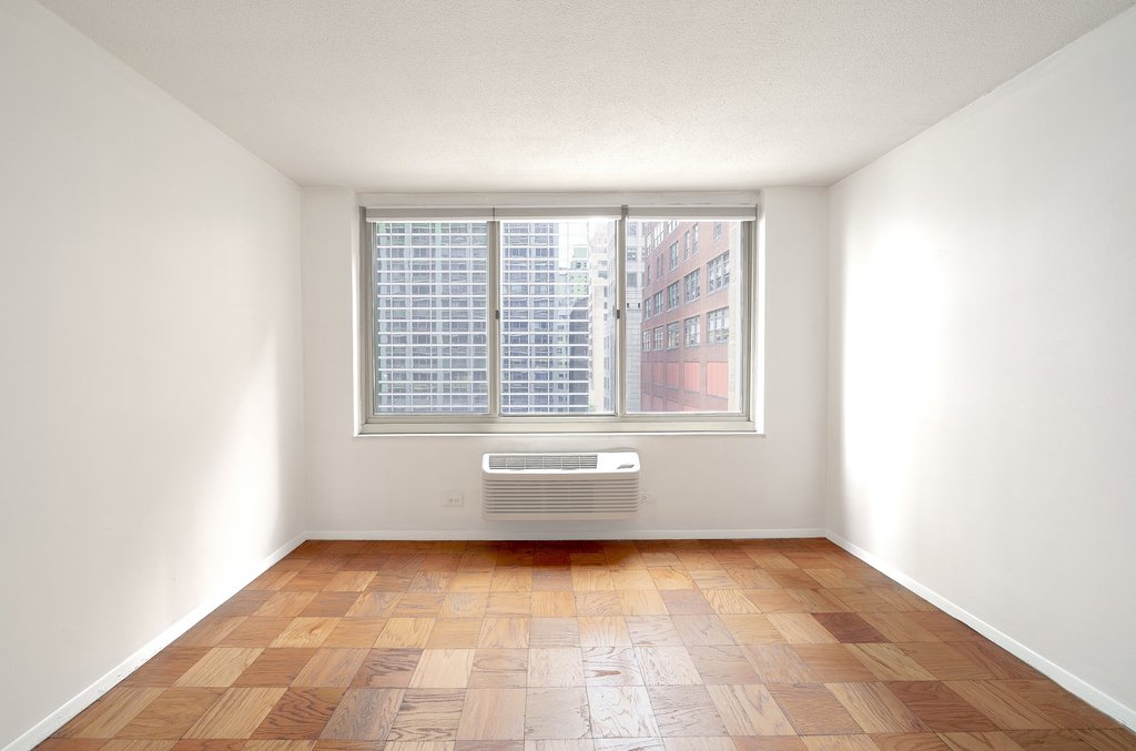 333 East 45th Street, Unit 8B photo 3
