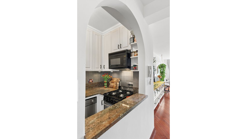 408 West 57th Street, Unit 9O photo 4