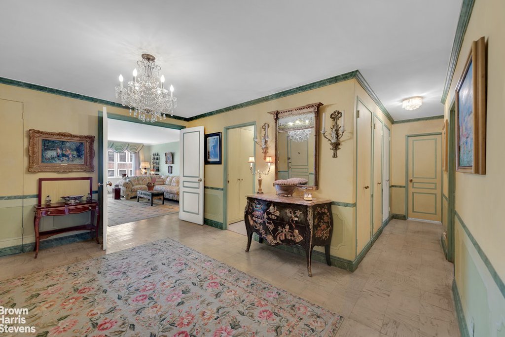 114 East 72nd Street, Unit 9C