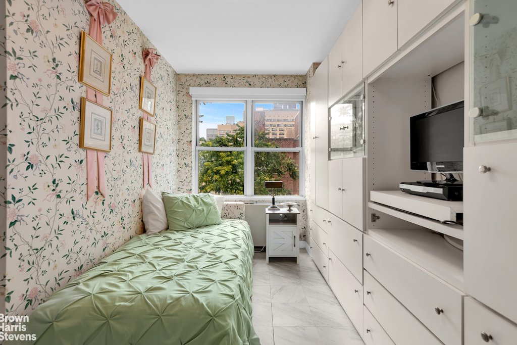 114 East 72nd Street, Unit 9C photo 6