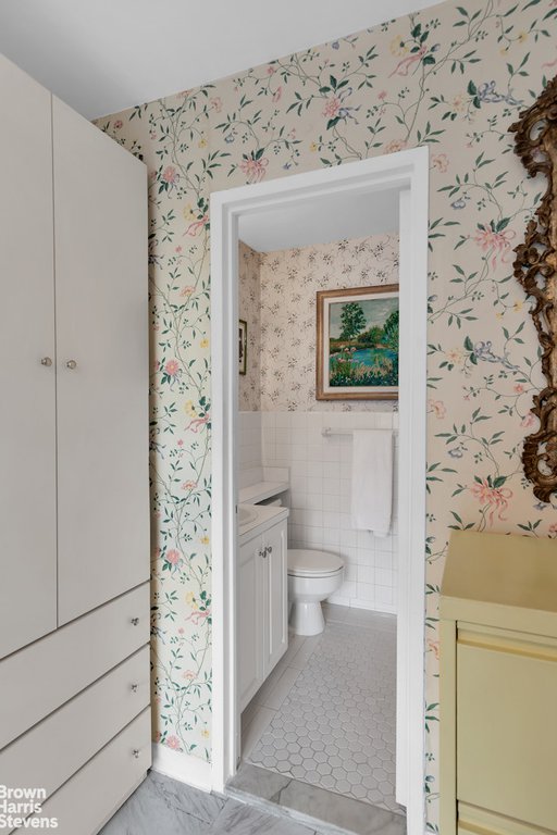 114 East 72nd Street, Unit 9C photo 7