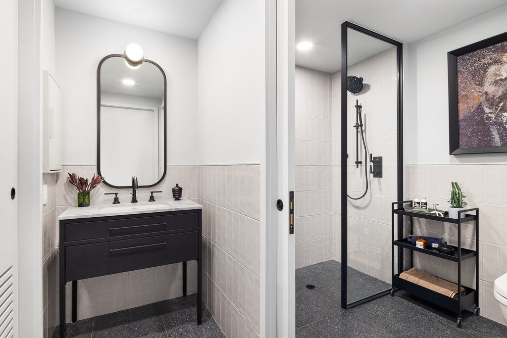 547 West 47th Street, Unit 528 photo 4