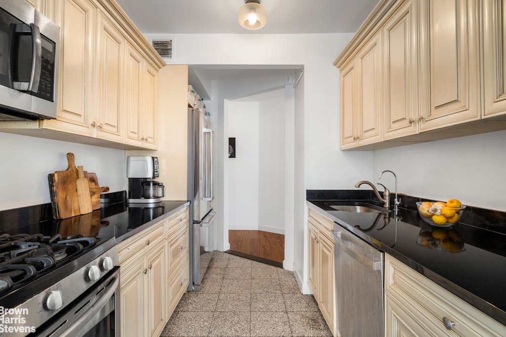 201 West 72nd Street, Unit 12A photo 7