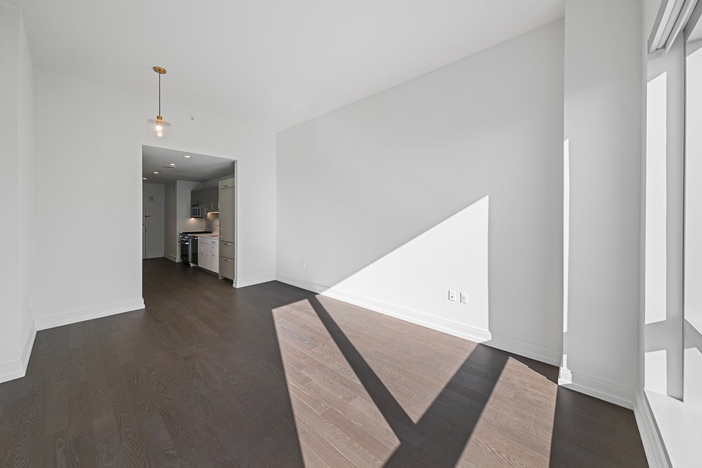 555 Tenth Avenue, Unit 52G photo 2