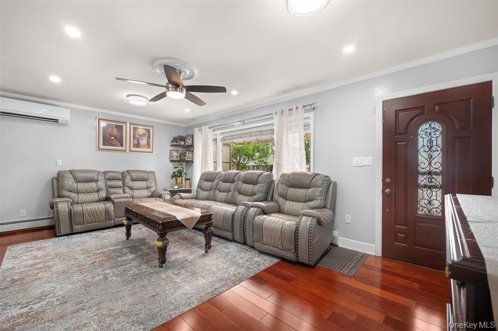 88-11 Sabre Street – For Sale photo 2