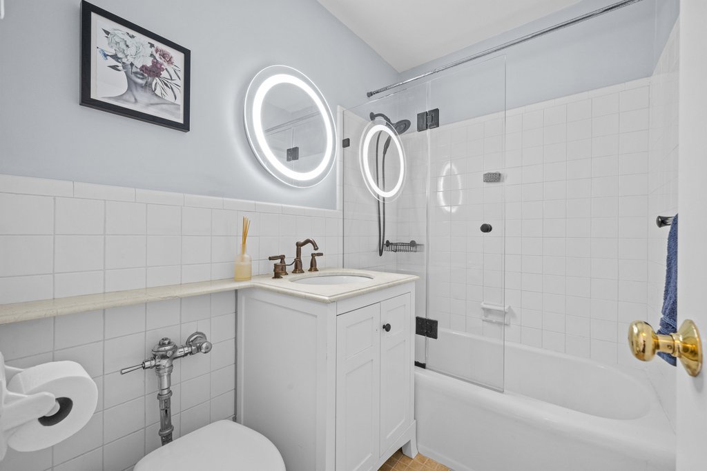 2575 Palisade Avenue, Unit 2C photo 11