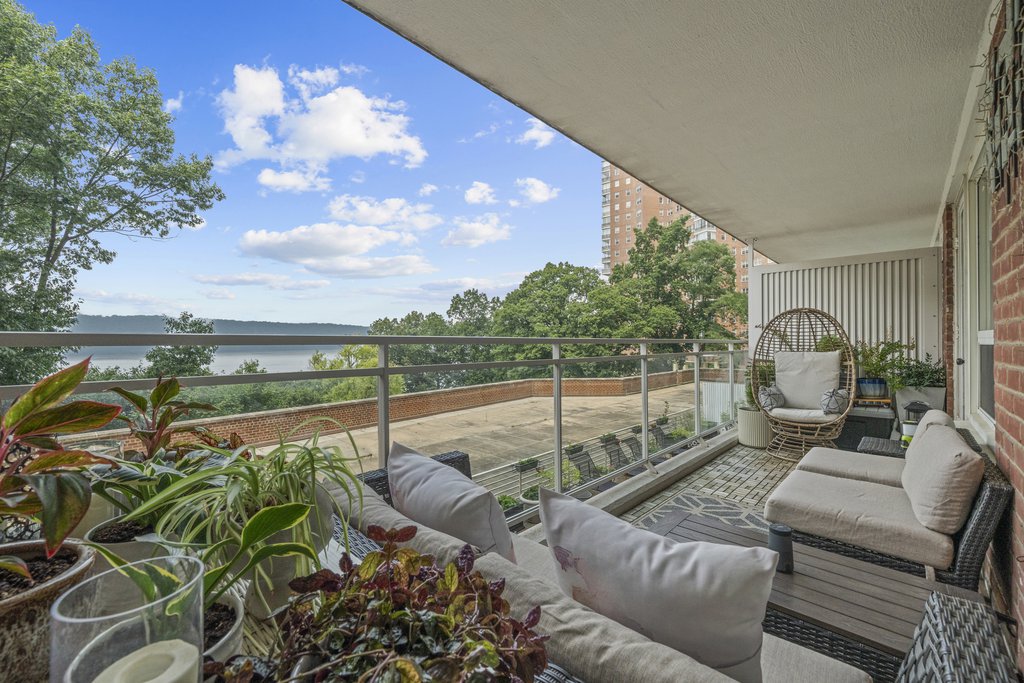 2575 Palisade Avenue, Unit 2C photo 13