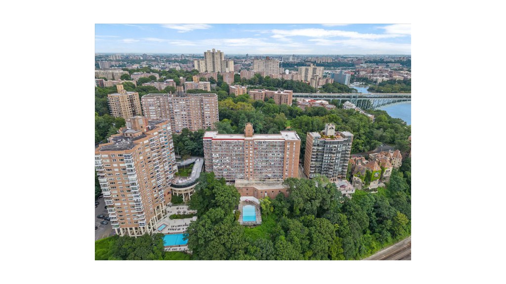 2575 Palisade Avenue, Unit 2C photo 18
