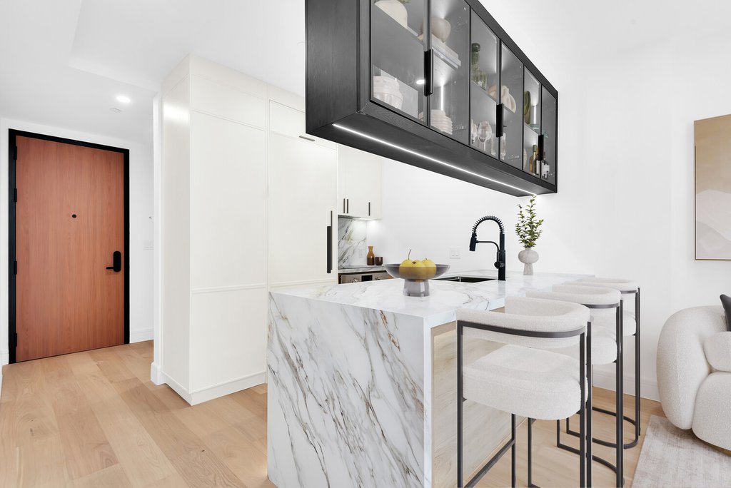 33-10 38th Avenue, Unit 601 photo 3