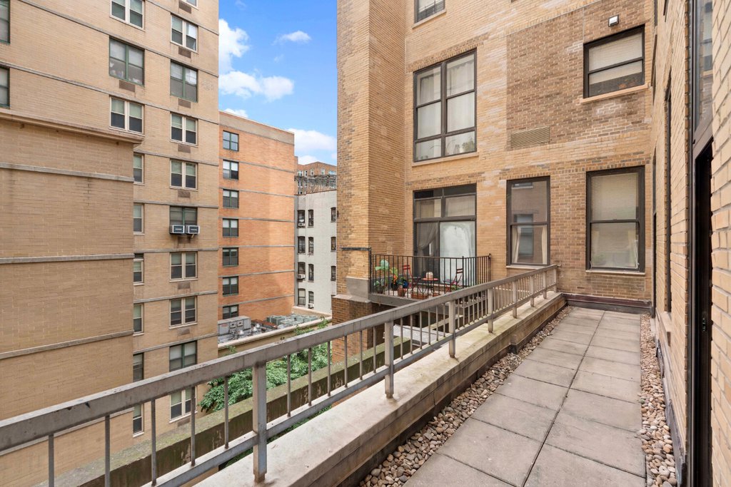 1255 Fifth Avenue, Unit 4E photo 6