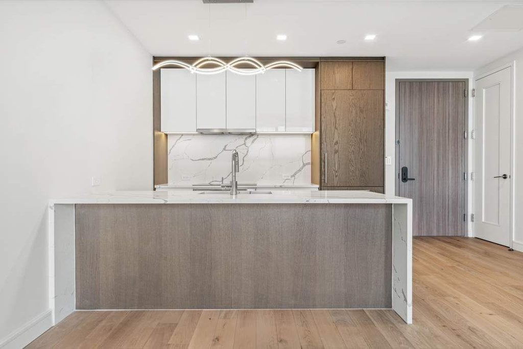 45-30 Pearson Street, Unit 17C photo 3