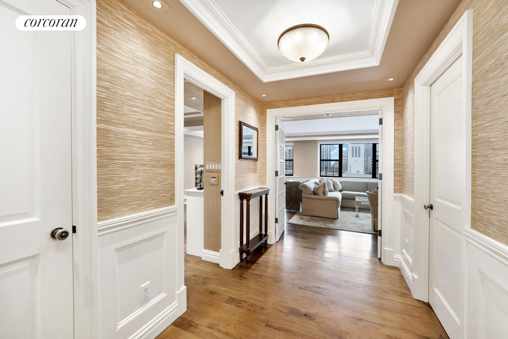 233 East 69th Street, Unit 14K photo 4