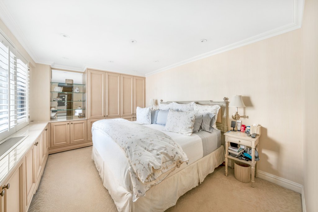 233 East 69th Street, Unit 14K photo 8
