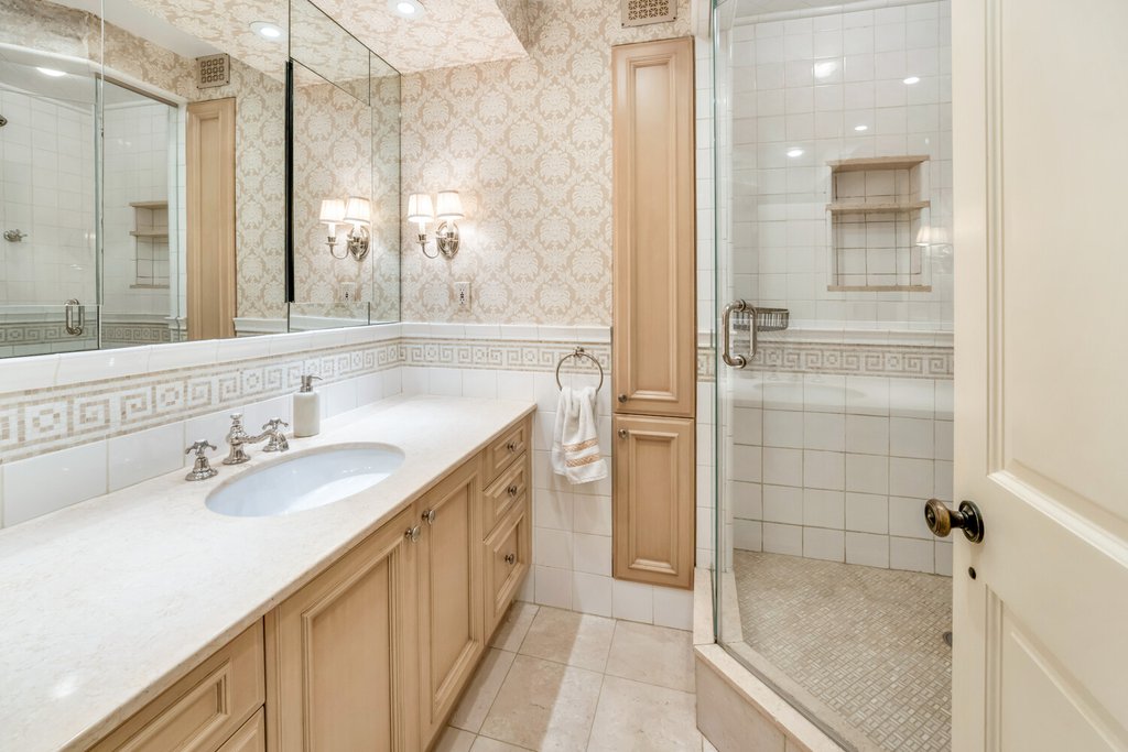 233 East 69th Street, Unit 14K photo 12