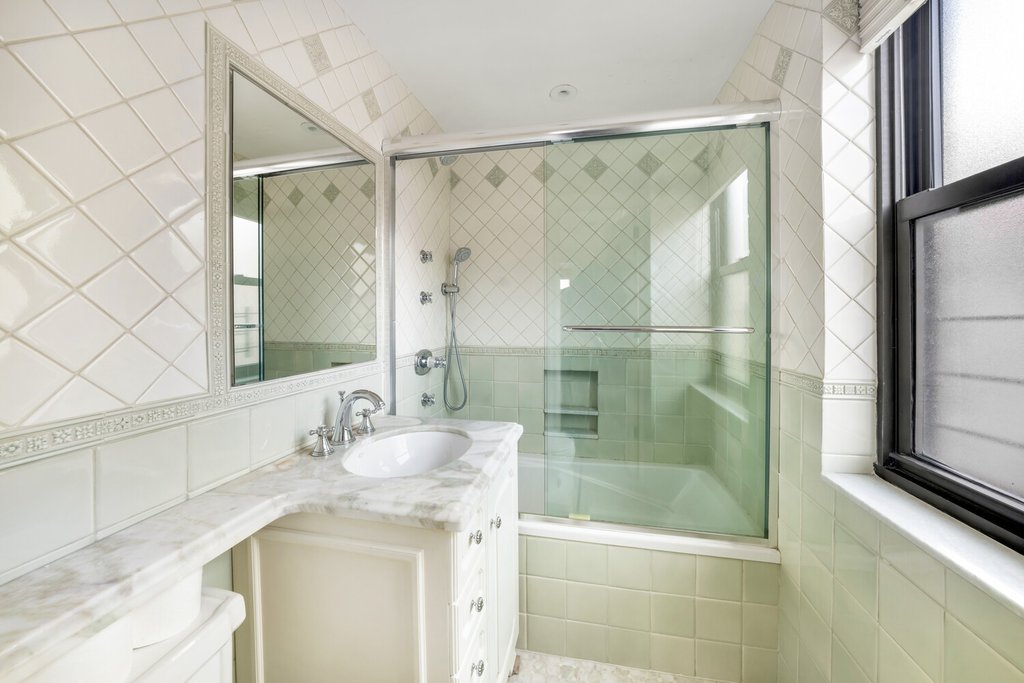 233 East 69th Street, Unit 14K photo 15